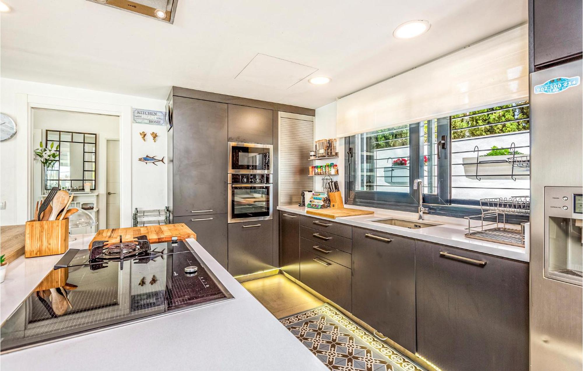 Awesome Home In Cala Del Moral With Kitchen La Cala Del Moral Exterior foto
